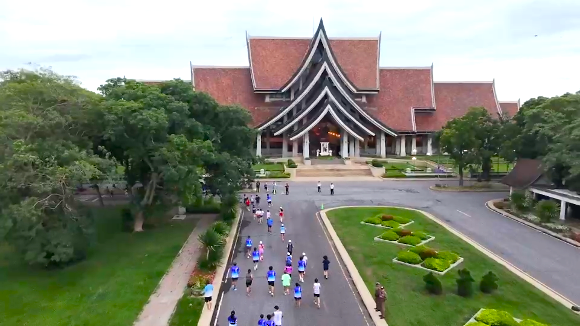 title - รมช.กษ. เปิดงาน “เดิน - วิ่ง เพื่อน้อมรำลึกในพระมหากรุณาธิคุณของสมเด็จพระนางเจ้าสิริกิติ์ พระบรมราชินีนาถ พระบรมราชชนนี พันปีหลวง ประจำปี พ.ศ. 2569” ณ ศูนย์ส่งเสริมและพัฒนาอาชีพเสริมนอกภาคการเกษตร จังหวัดพระนครศรีอยุธยา